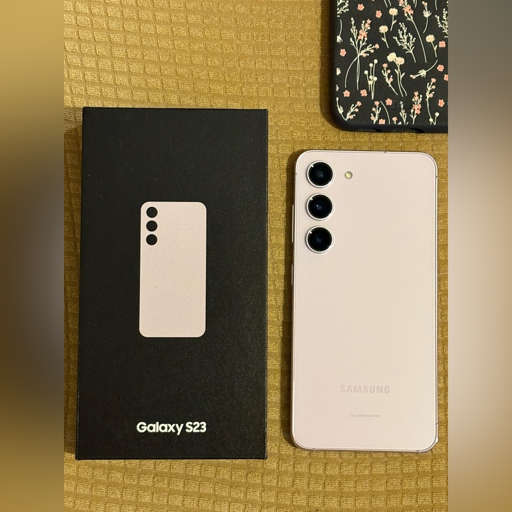SOLD Samsung Galaxy S23 S911U 128gb Unlocked Lavender Like New Condition